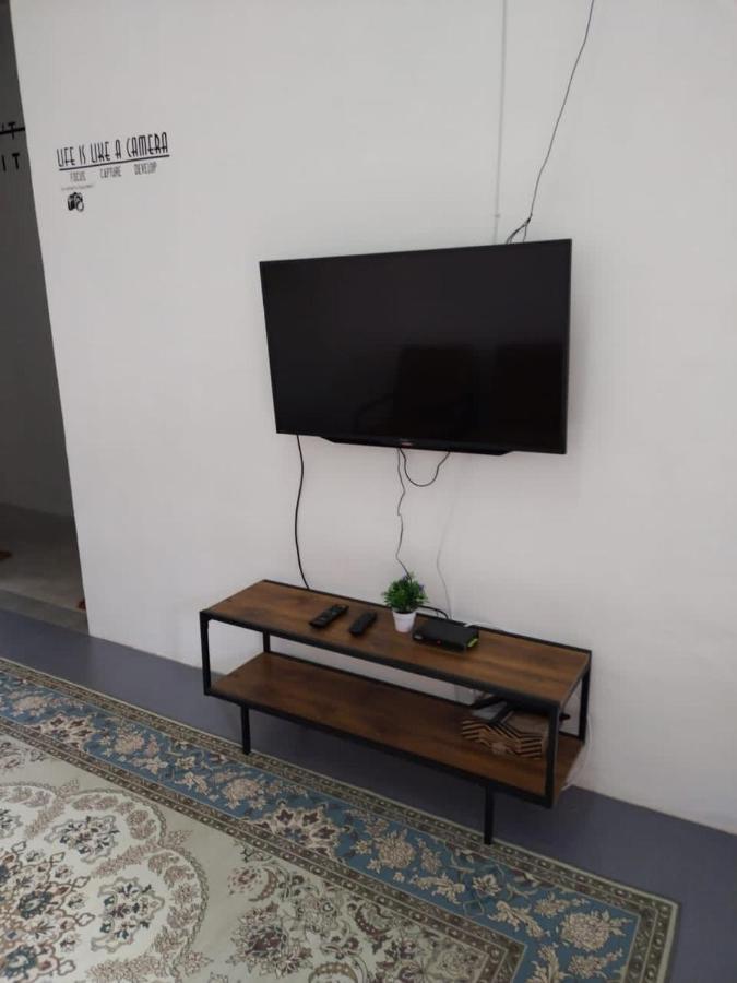 Homestay Embah Ros & Embah Lek Hutan Melintang Екстер'єр фото
