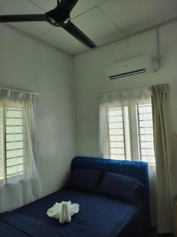 Homestay Embah Ros & Embah Lek Hutan Melintang Екстер'єр фото