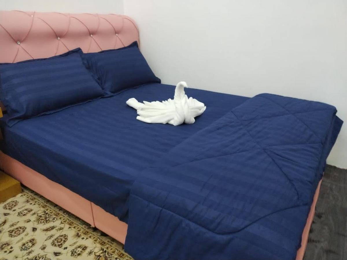 Homestay Embah Ros & Embah Lek Hutan Melintang Екстер'єр фото