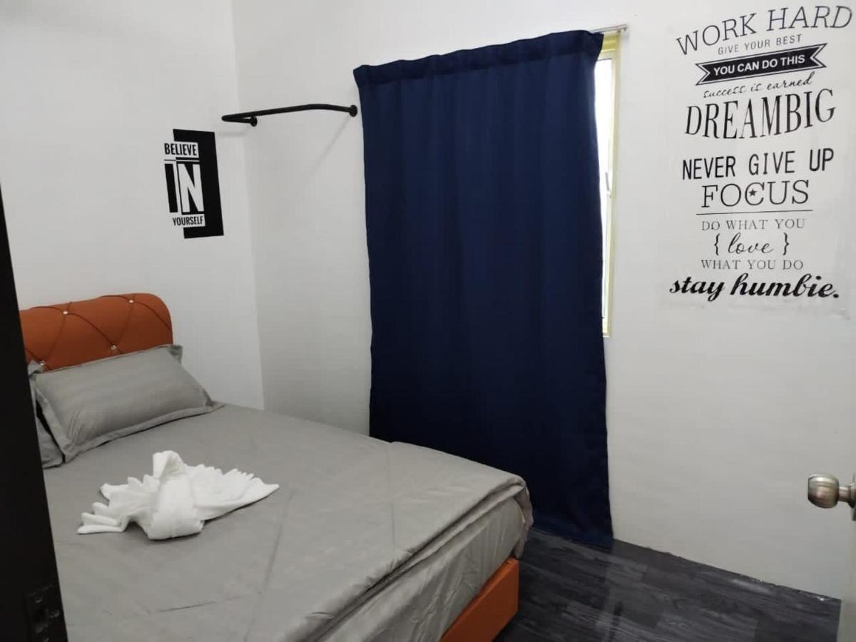 Homestay Embah Ros & Embah Lek Hutan Melintang Екстер'єр фото