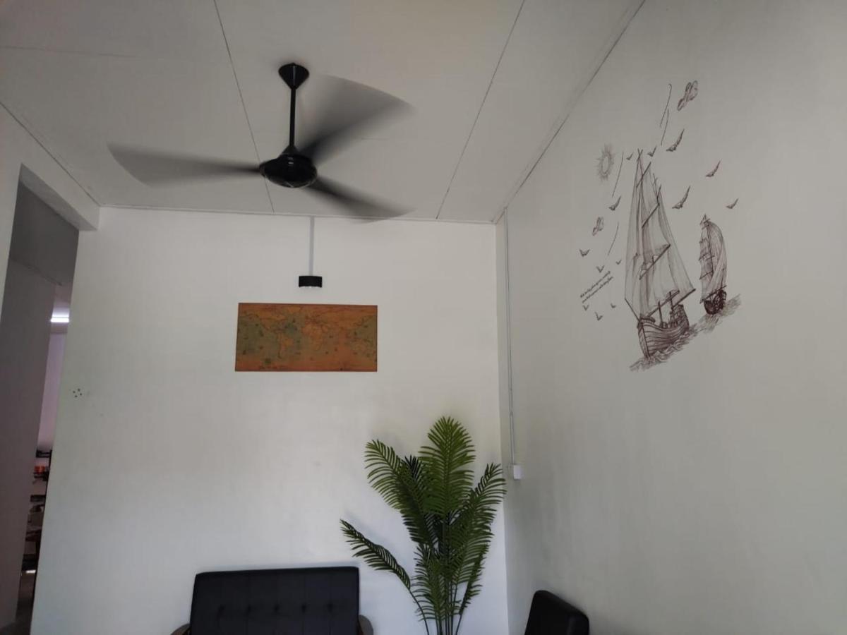 Homestay Embah Ros & Embah Lek Hutan Melintang Екстер'єр фото